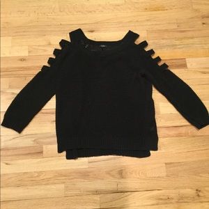 Ladder sleeve cotton sweater open cold shoulder.